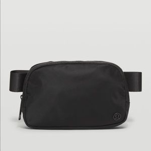 Lululemon everywhere belt bag